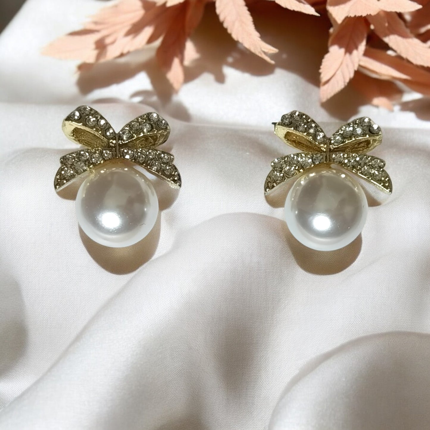 AD Pearl Bow-tie