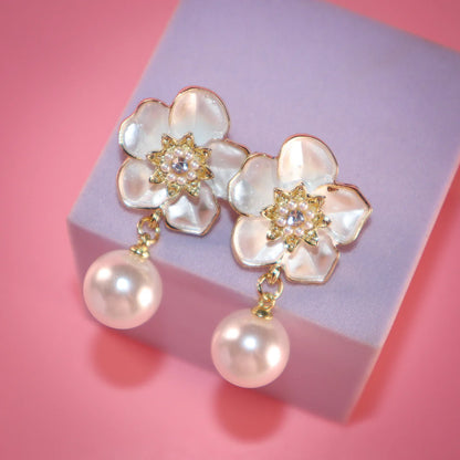 White Flower Pearl Drop