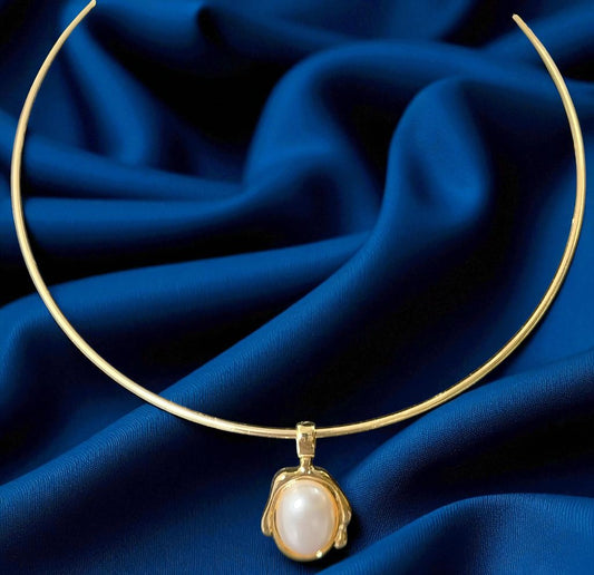 Pearl Pendant Hasli Necklace