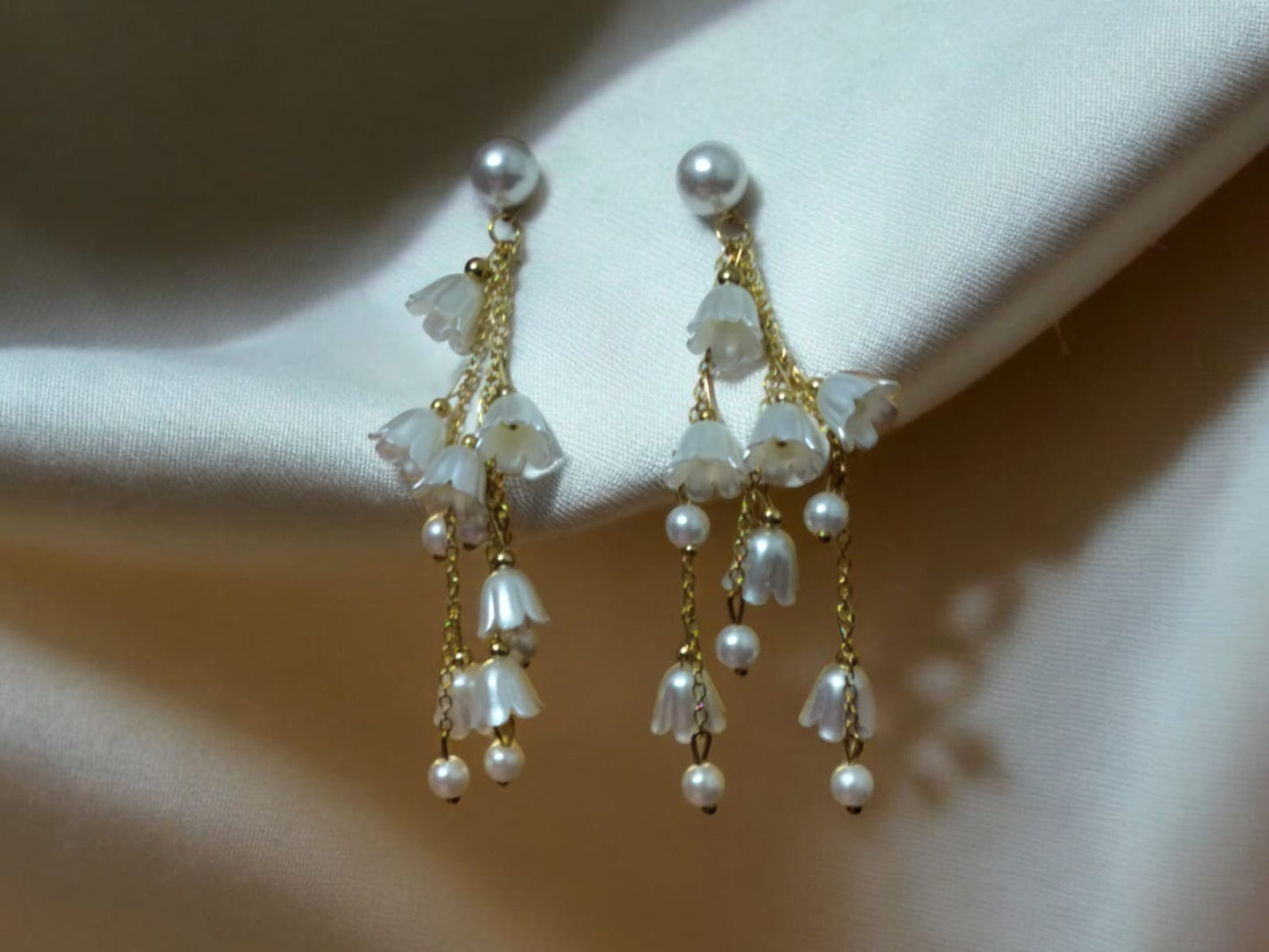 White Pearl Flower Drop